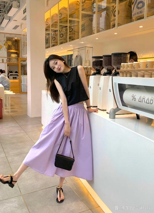 香芋紫搭配什么颜色