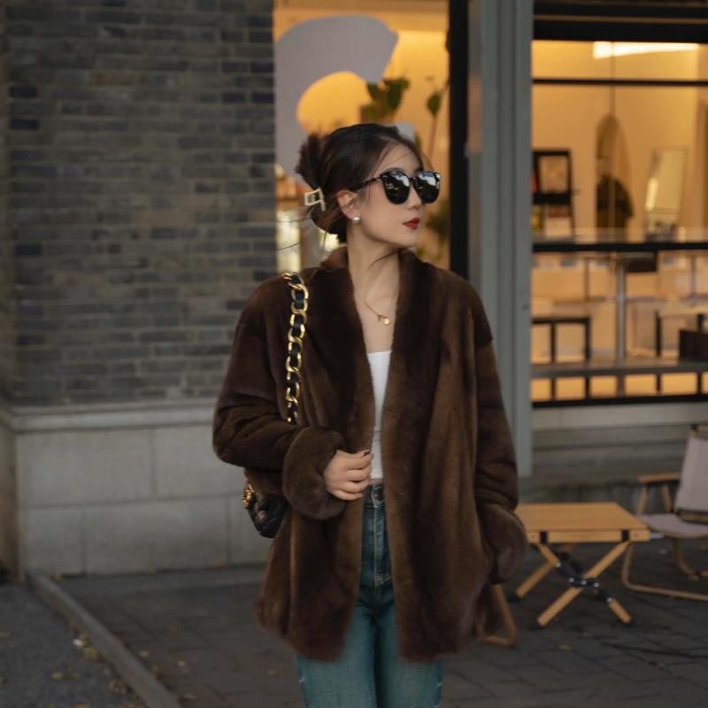 短款水貂上衣怎么搭配图片