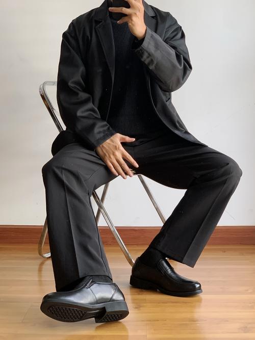 皮鞋穿什么裤子好看