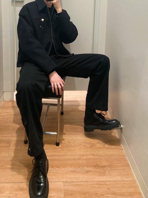 皮鞋穿什么裤子好看