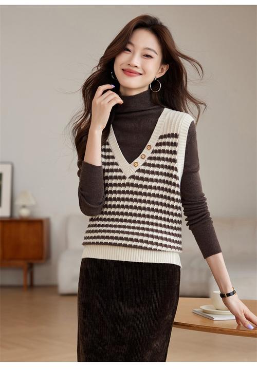 长款针织打底背心怎么搭配