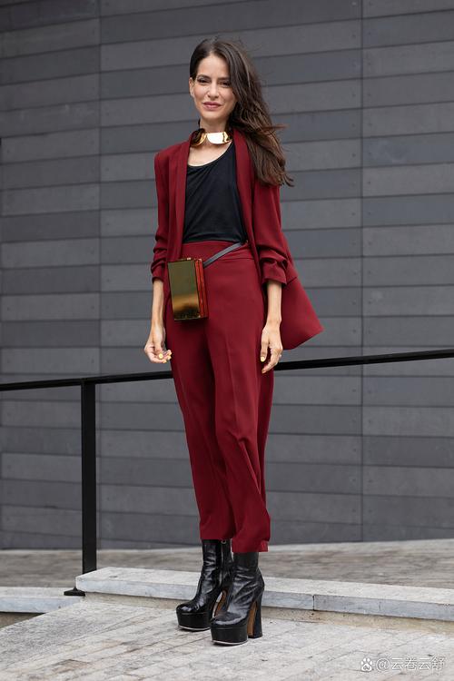 枣红配什么颜色好看