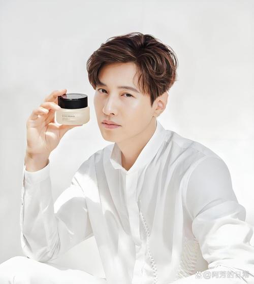 妆美护肤品是谁代言的