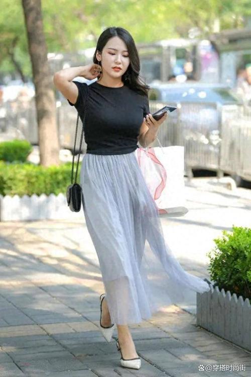 超短纱裙怎么搭配