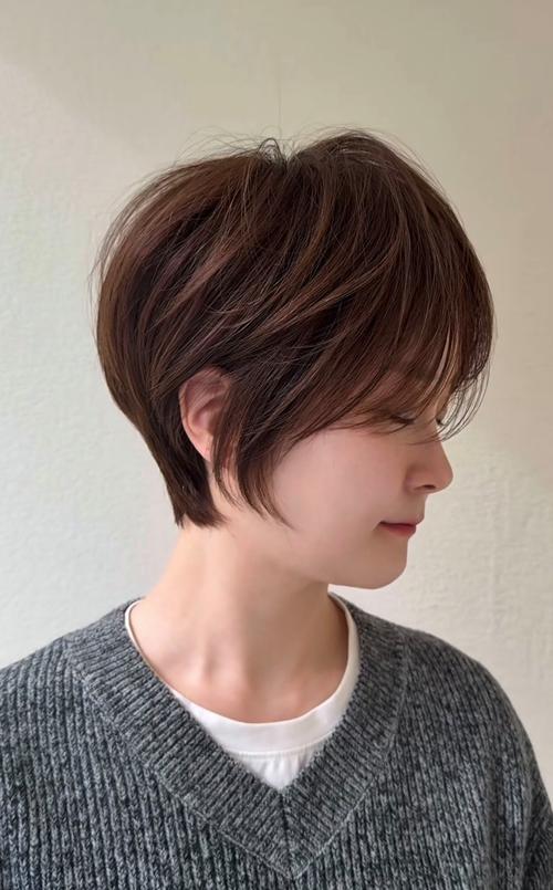 短发女夏季 怎么搭配图片欣赏