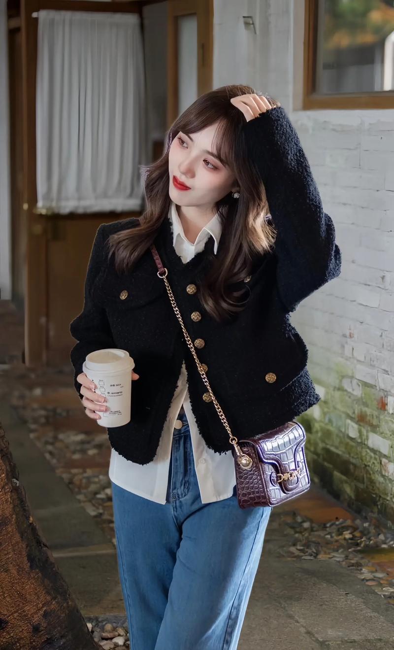 小香风外套配什么裤子