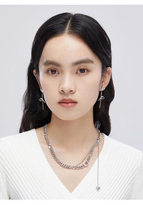 长脸适合什么耳钉