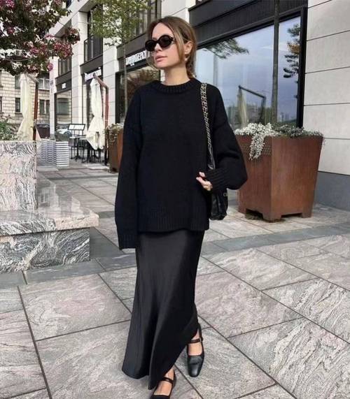 黑色线裙怎么搭配什么外套