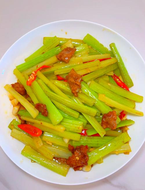 芹菜炒什么吃可以减肥