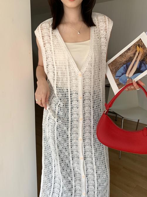 长无袖毛衣裙怎么搭配外套