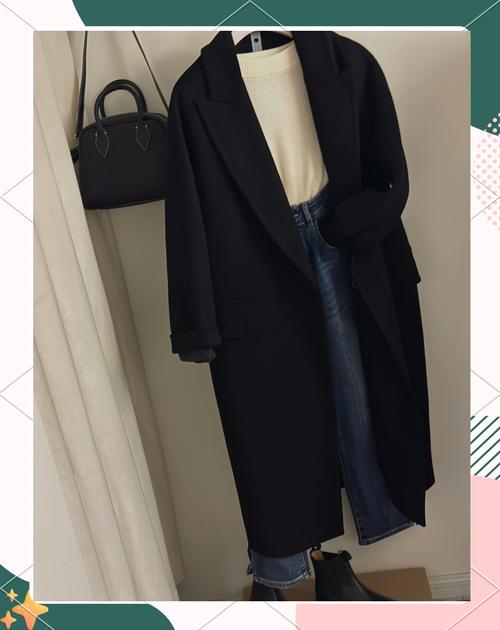 女士黑色长款大衣怎么搭配