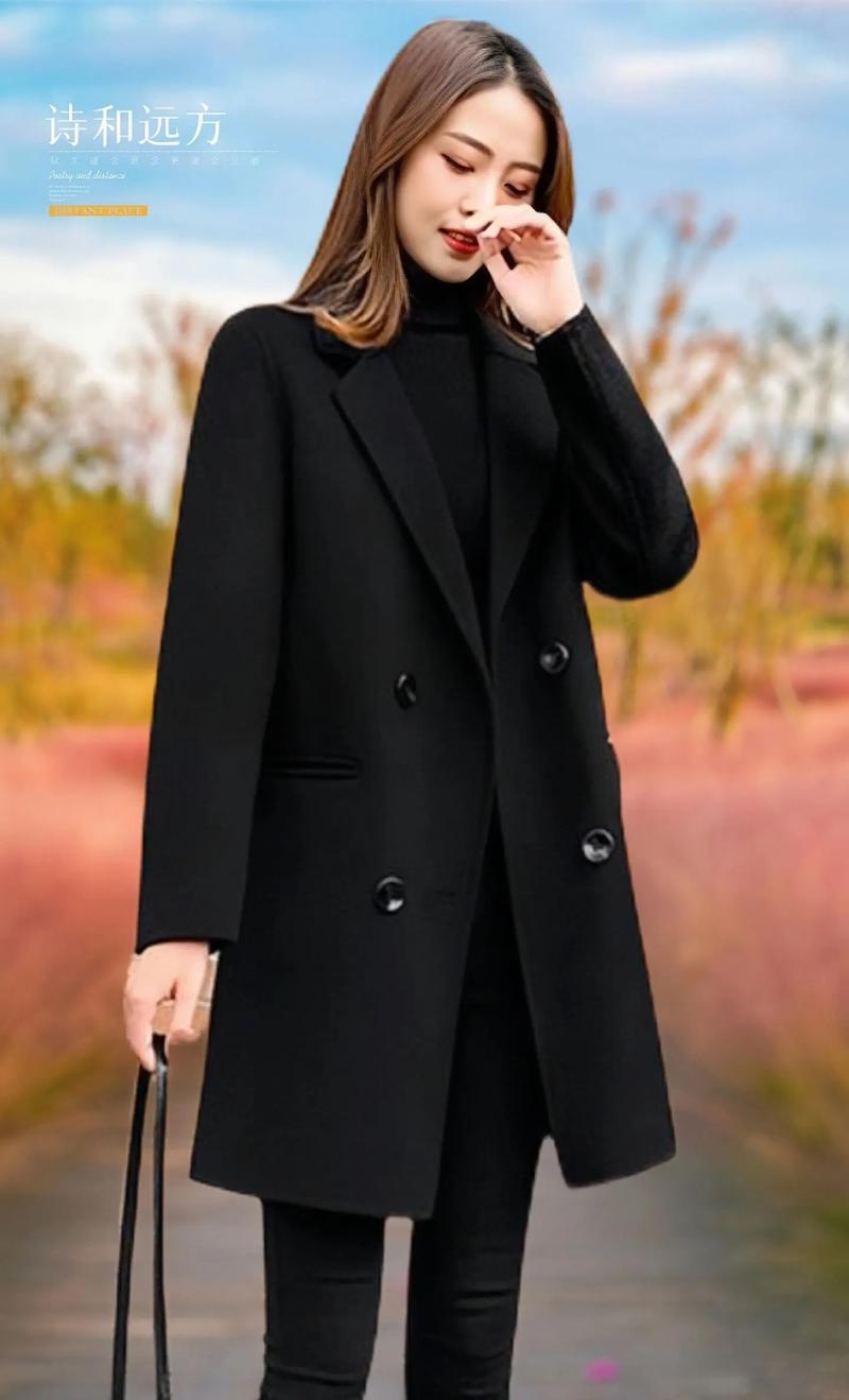 女士黑色长款大衣怎么搭配