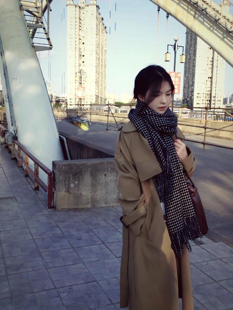 风衣围脖怎么搭配好看