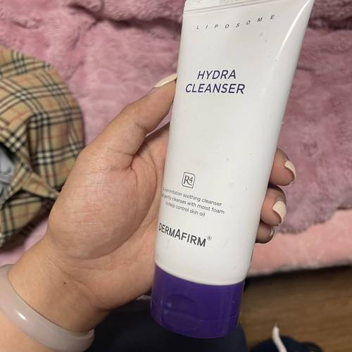 干皮痘痘用什么洗面奶