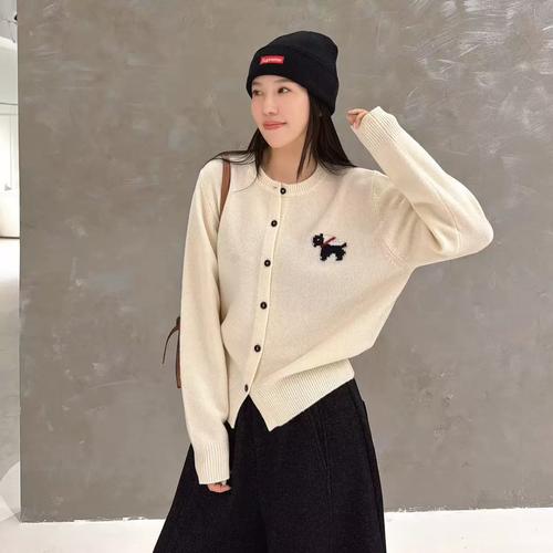 圆领毛衣怎么搭配围巾好看吗