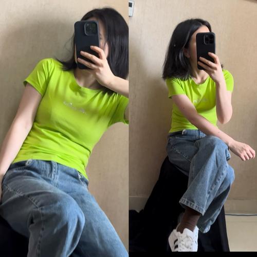 荧光绿色衣服怎么搭配图片