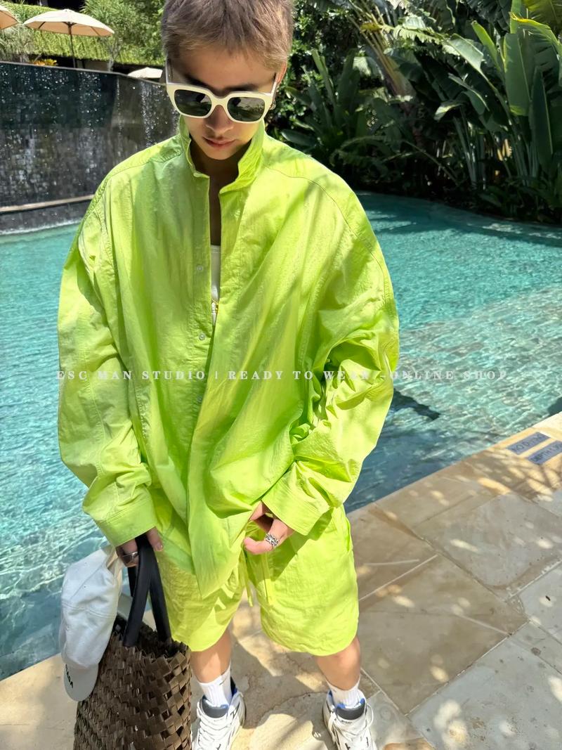 荧光绿色衣服怎么搭配图片