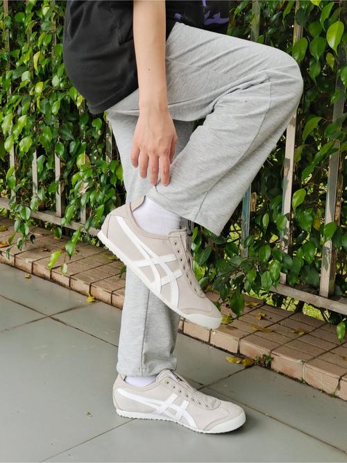 修脚休闲鞋怎么搭配