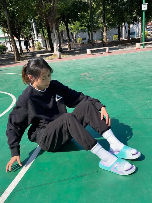 拖鞋怎么搭配袜子