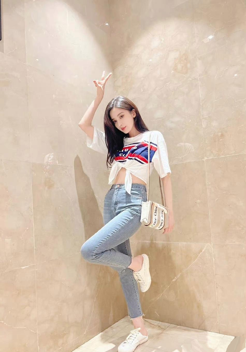 露腰衣服怎么搭配