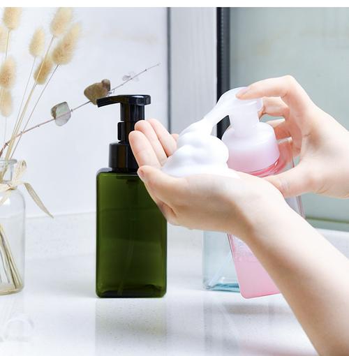 起泡瓶里怎么兑洗面奶