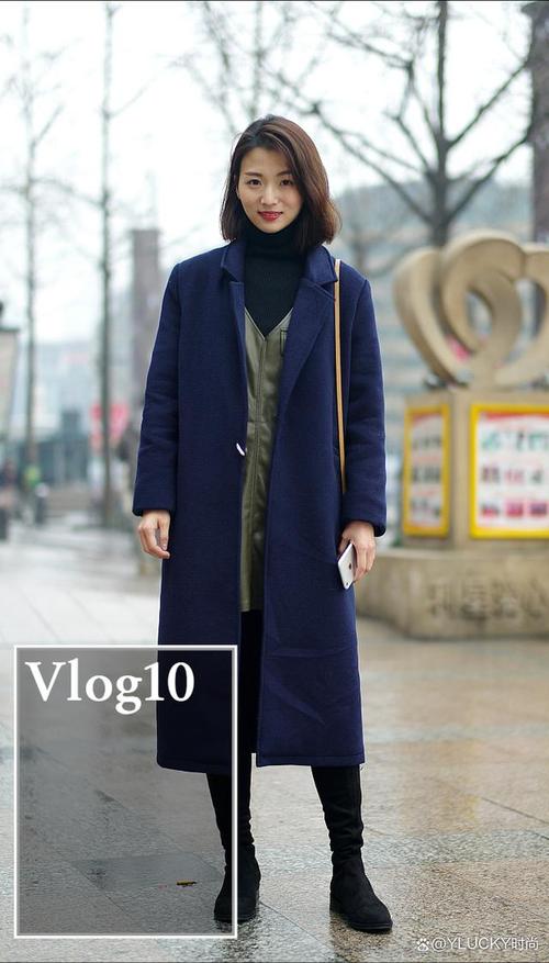 藏青风衣怎么搭配衣服