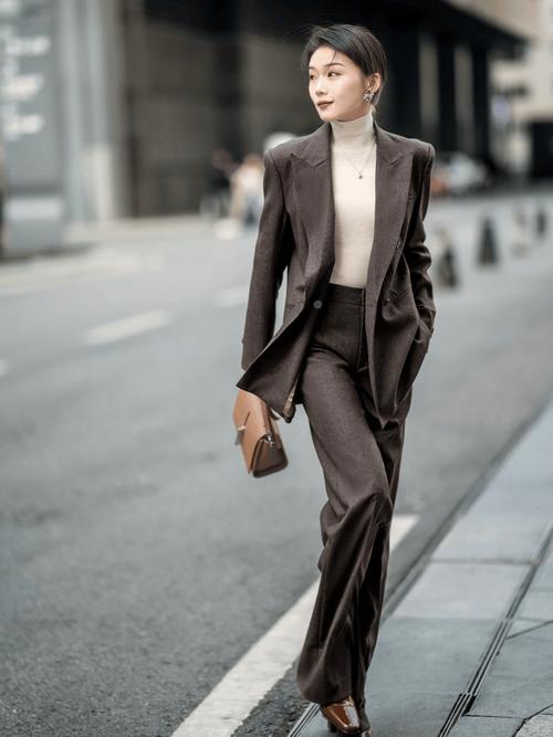 怎么搭配服装有气质女