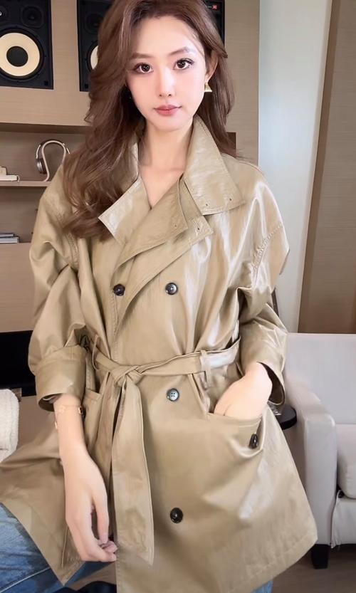 小翻领大衣怎么搭配