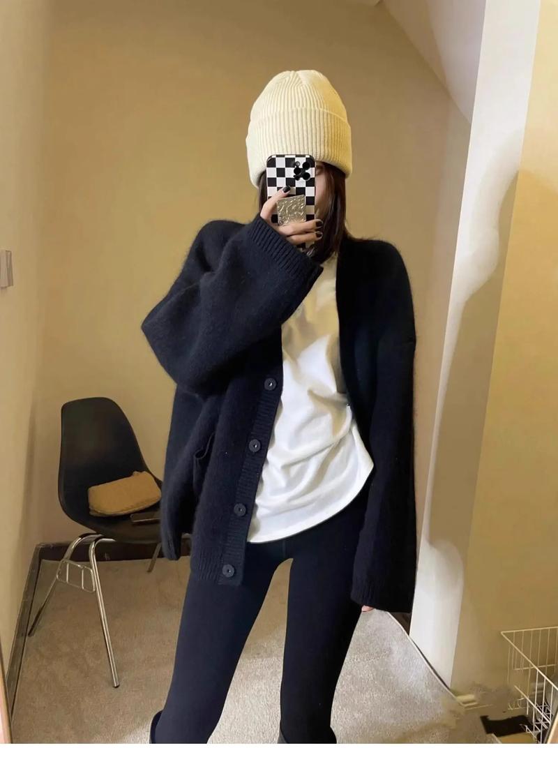 中长黑毛衣怎么搭配