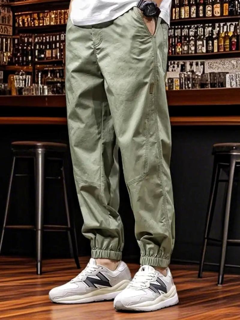 男士小脚哈伦牛仔裤怎么搭配上衣