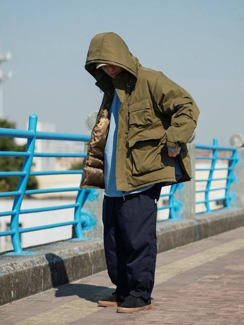 军绿棉服怎么搭配