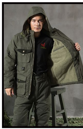 军绿棉服怎么搭配