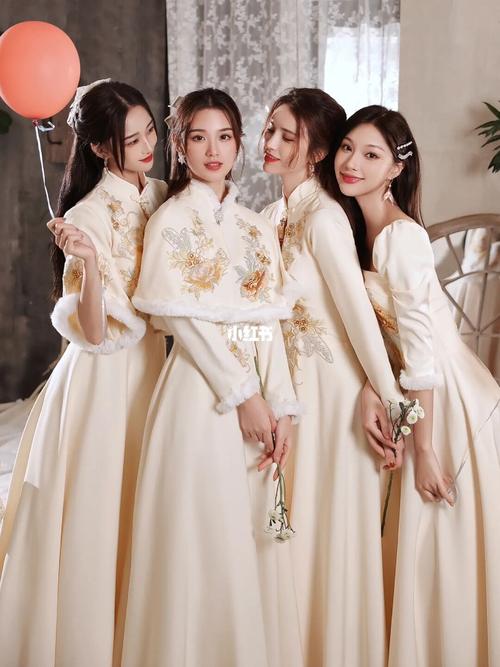 冬天伴娘穿什么