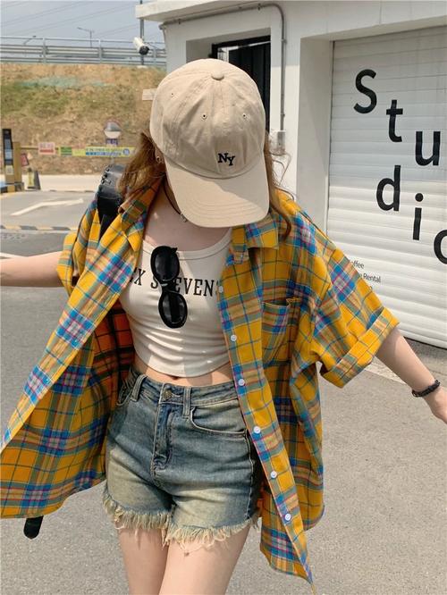 韩版格子衫短袖外套怎么搭配