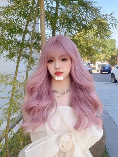 粉红色头发怎么搭配