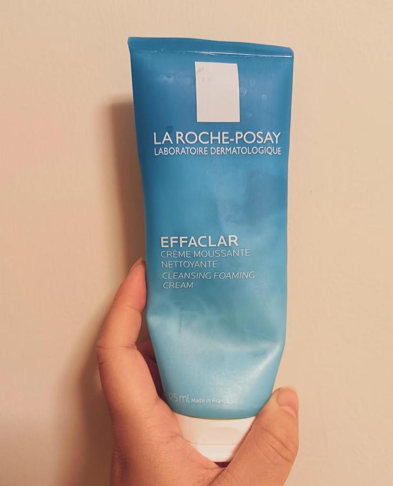 毛孔粗大用磨砂洗面奶