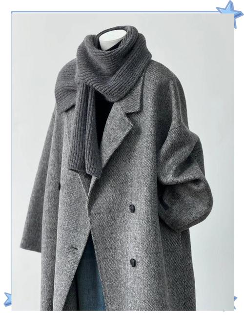 灰色外套怎么搭配