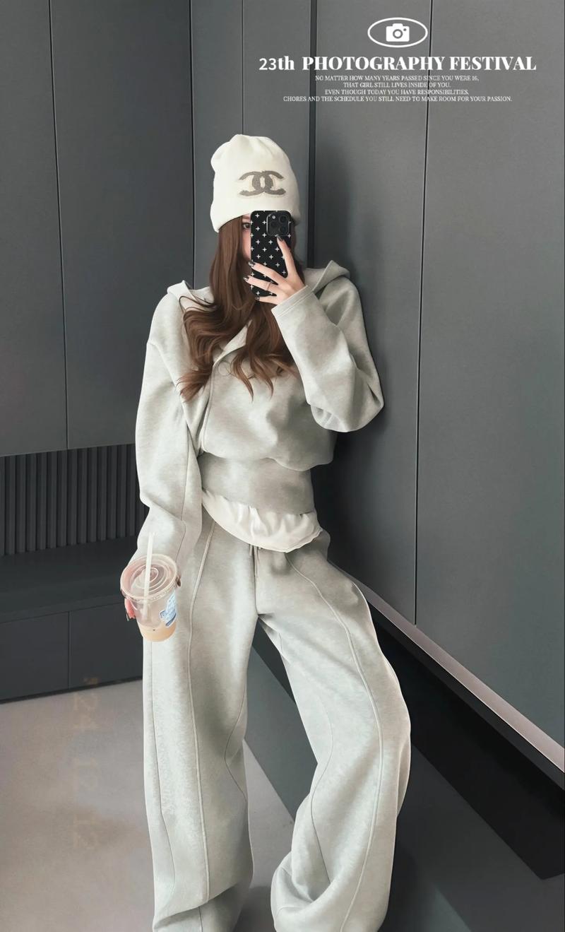 卫衣怎么搭配才好看