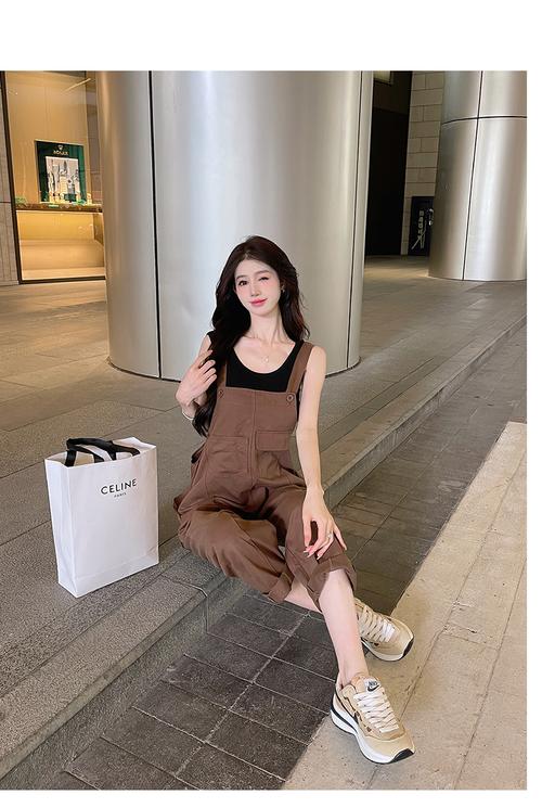 雪纺背带裤怎么搭配