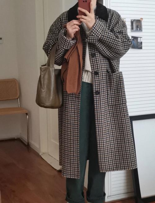格子大衣怎么搭配好看