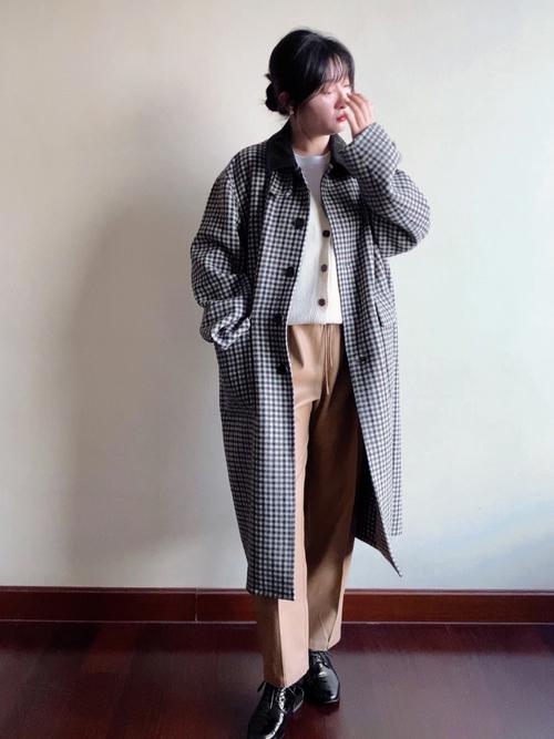 格子大衣怎么搭配好看