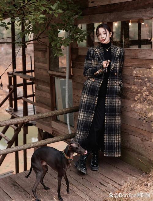 格子大衣怎么搭配好看