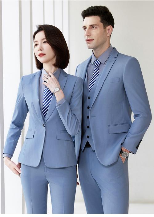 蓝色小西服怎么搭配裤子