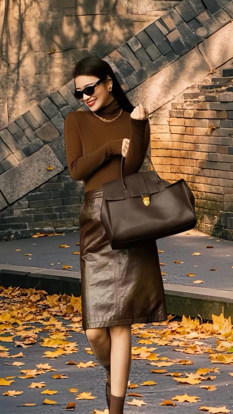 高领打底毛衣怎么搭配