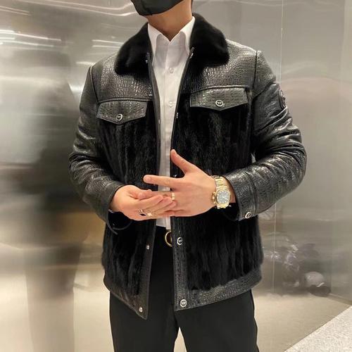 男貂配什么裤子