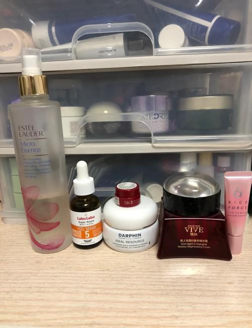 晚上应该擦什么护肤品