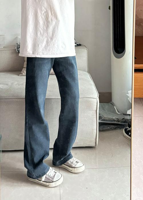 帆布牛仔乐福鞋怎么搭配裤子