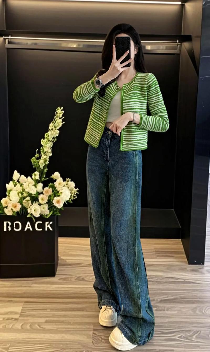 牛仔条纹外套怎么搭配什么裤子图片欣赏