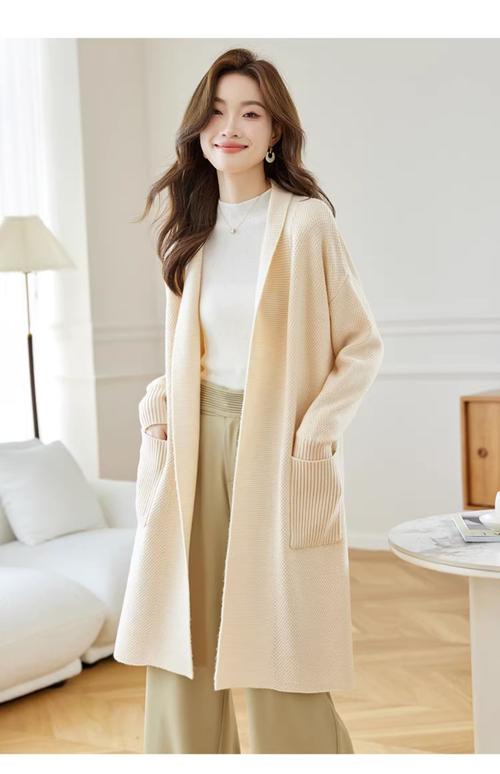 女生长款毛衣外套怎么搭配图片大全
