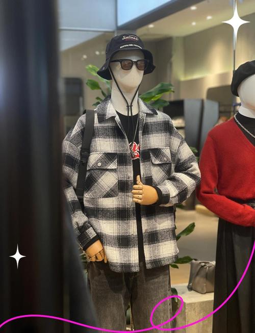 上衣黑白格子怎么搭配裤子好看